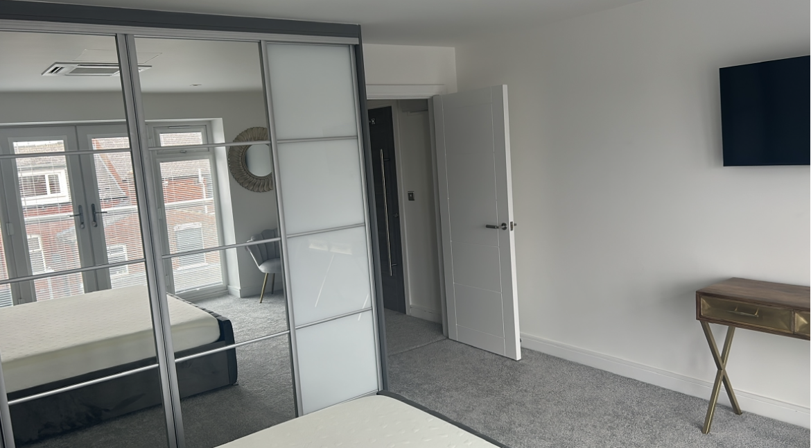 Bank Conversion – Street Lane Residence