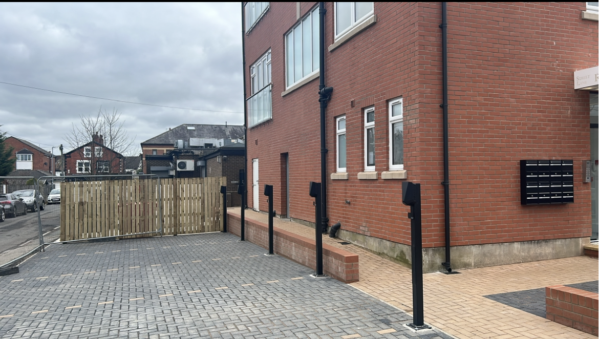 Bank Conversion – Street Lane Residence