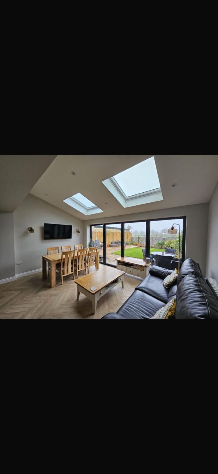 Modern kitchen extension with large glazing