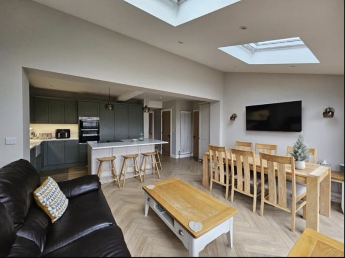 Contemporary Kitchen Extension